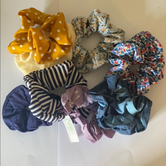 American Eagle Assorted Scrunchies - Picture 1 of 4